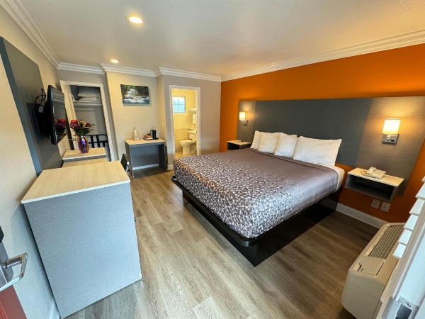 Padre Oaks Main image